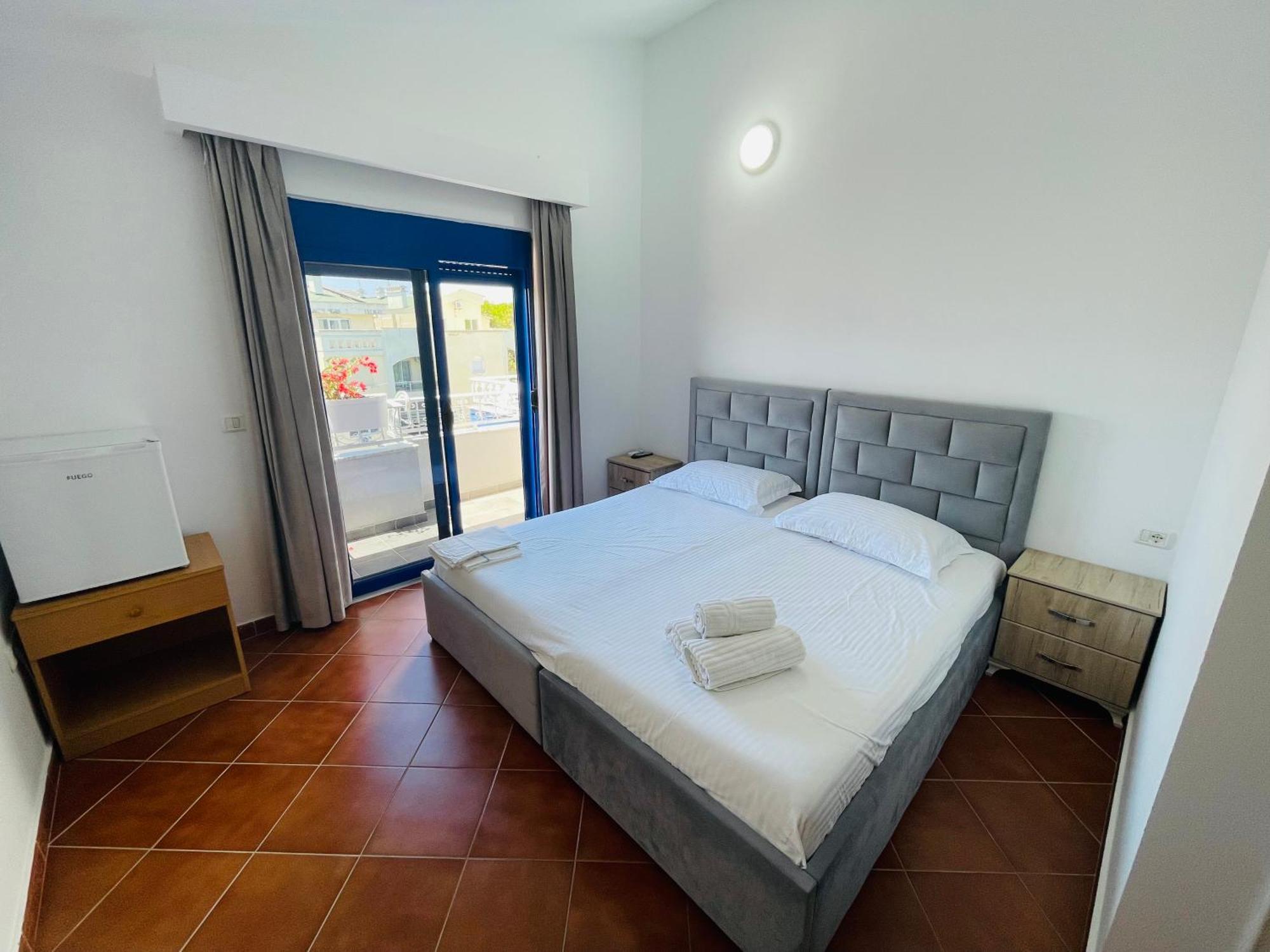 Blue Balcony Hotel Golem  Εξωτερικό φωτογραφία